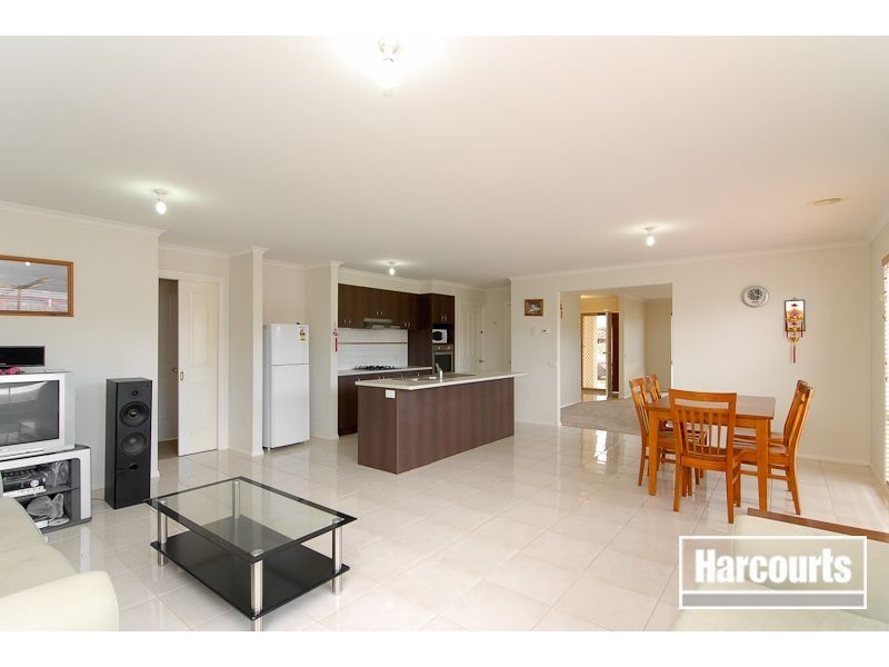 31 Glenora Way, Hampton Park VIC 3976