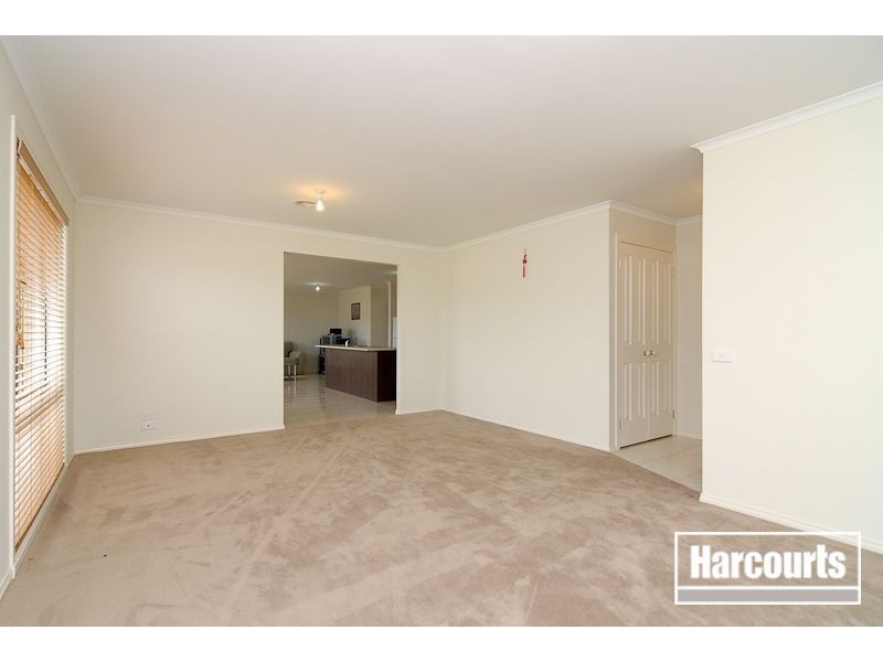 31 Glenora Way, Hampton Park VIC 3976
