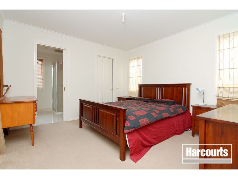 31 Glenora Way, Hampton Park VIC 3976