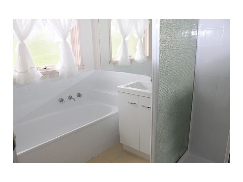 117 Oaktree Drive, Hampton Park VIC 3976