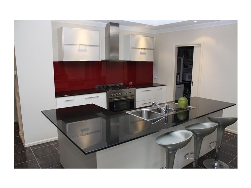 16 Freshwater Boulevard, Lyndhurst VIC 3975