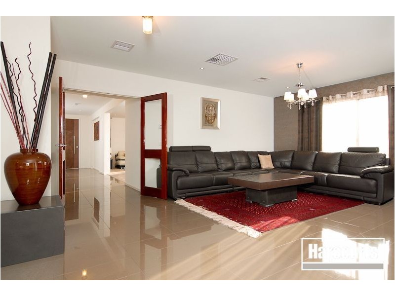 28 Freshwater Boulevard, Lyndhurst VIC 3975