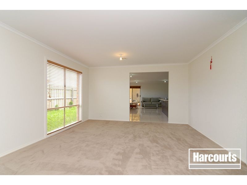 31 Glenora Way, Hampton Park VIC 3976