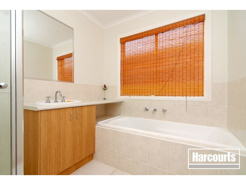 31 Glenora Way, Hampton Park VIC 3976