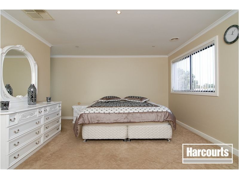 16 Hopegood Place, Lynbrook VIC 3975