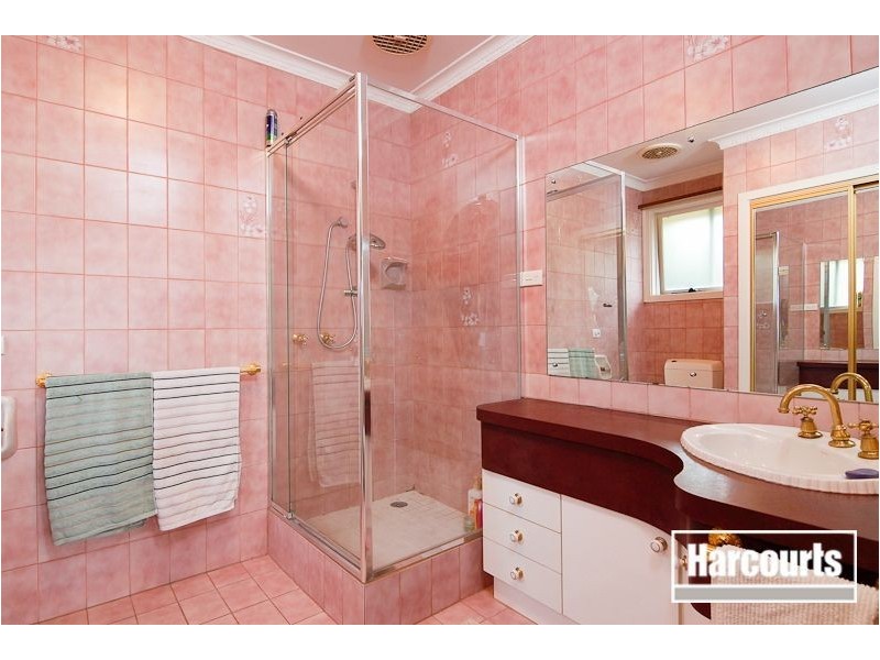 13 Gray Close, Endeavour Hills VIC 3802