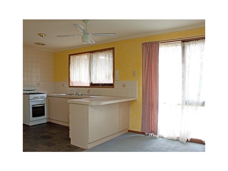 27 Springfield Crescent, Hampton Park VIC 3976