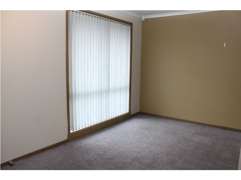 40 Rachel Drive, Cranbourne North VIC 3977