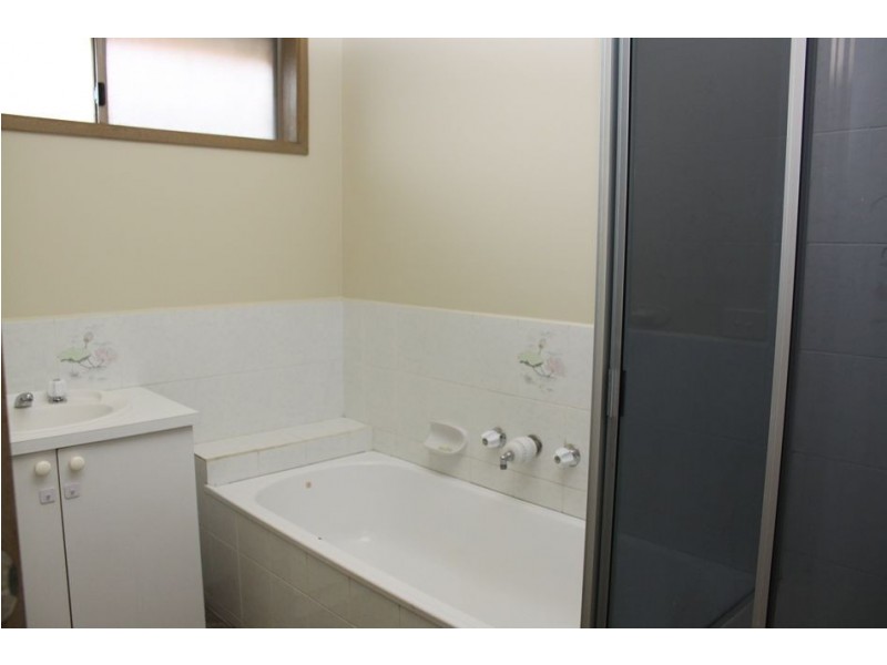 40 Rachel Drive, Cranbourne North VIC 3977