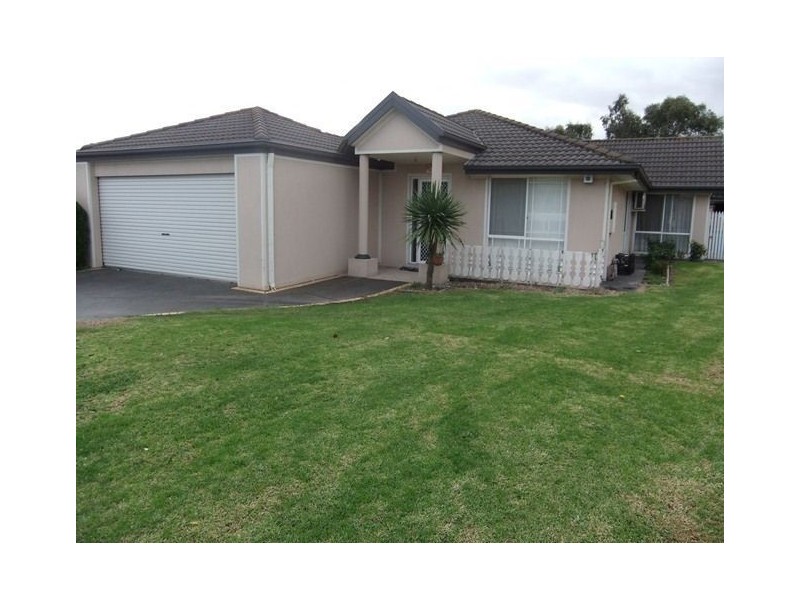 38 Branton Drive, Hampton Park VIC 3976