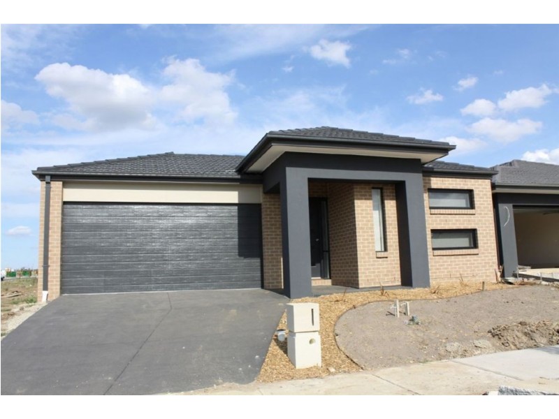 89 Selandra Boulevard, Clyde North VIC 3978