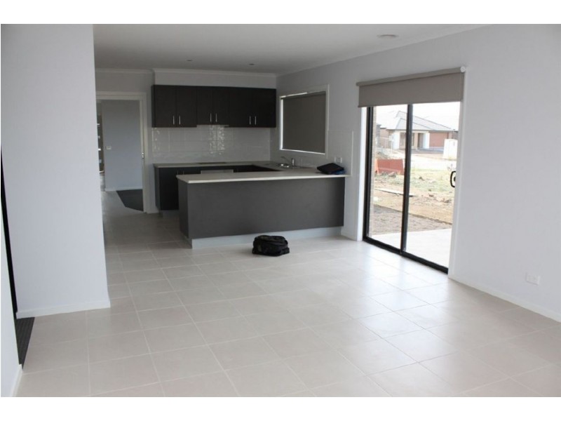 89 Selandra Boulevard, Clyde North VIC 3978