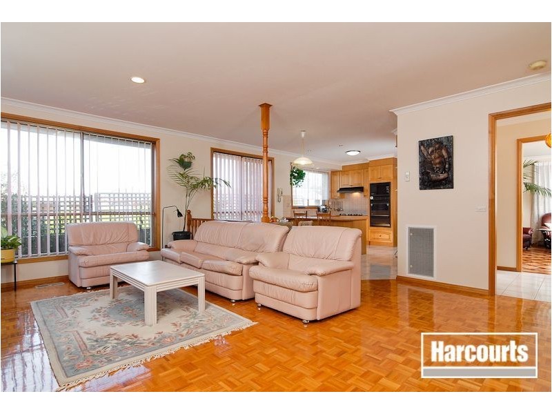 8 Linda Court, Hampton Park VIC 3976