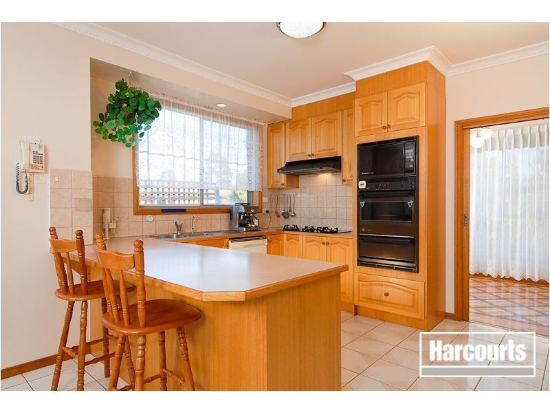 8 Linda Court, Hampton Park VIC 3976