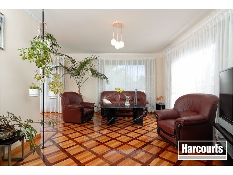 8 Linda Court, Hampton Park VIC 3976