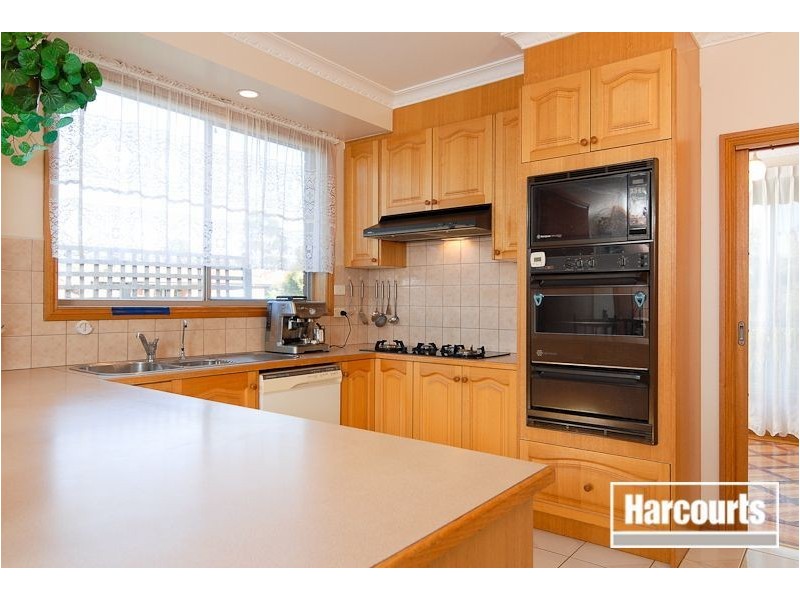 8 Linda Court, Hampton Park VIC 3976