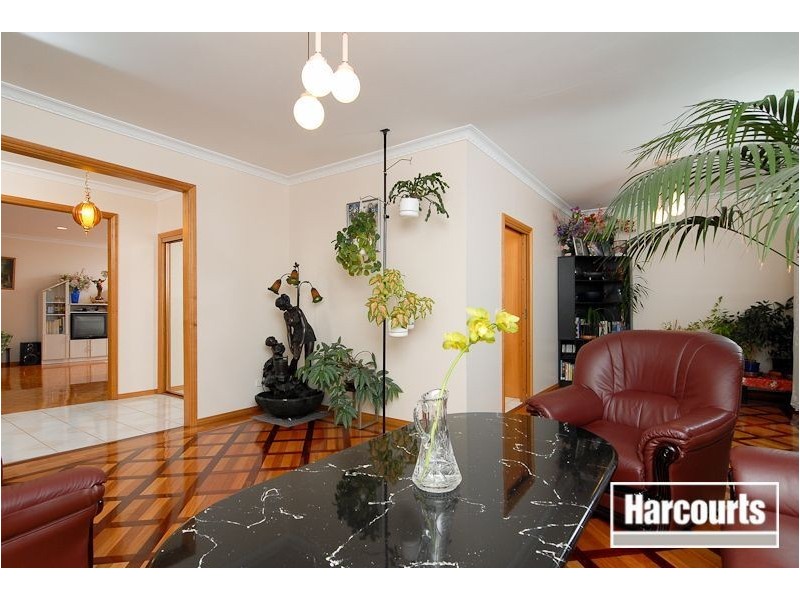 8 Linda Court, Hampton Park VIC 3976