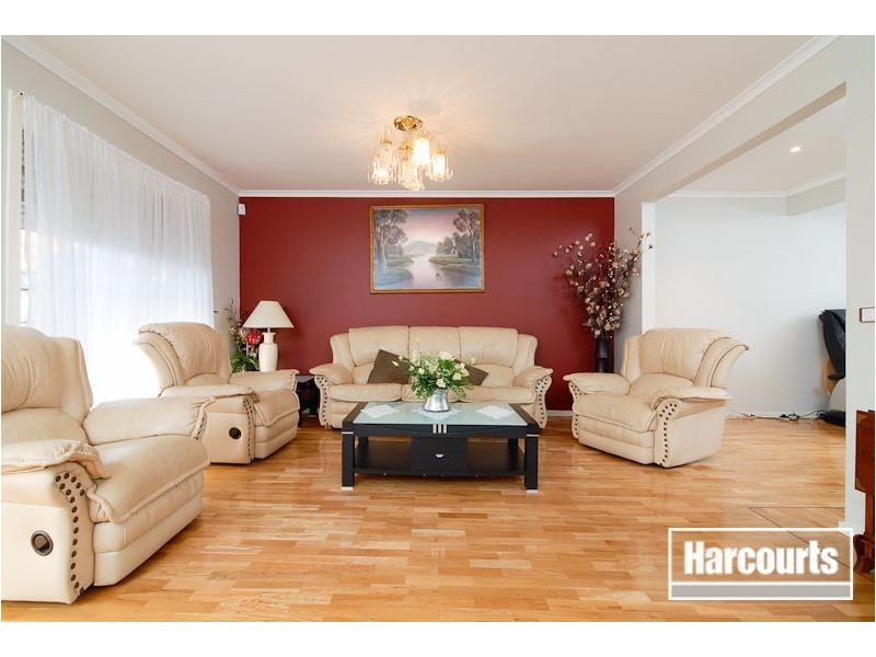 6 Monica Close, Endeavour Hills VIC 3802