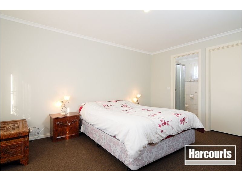 6 Monica Close, Endeavour Hills VIC 3802