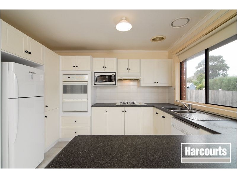 4 Highton Close, Hampton Park VIC 3976