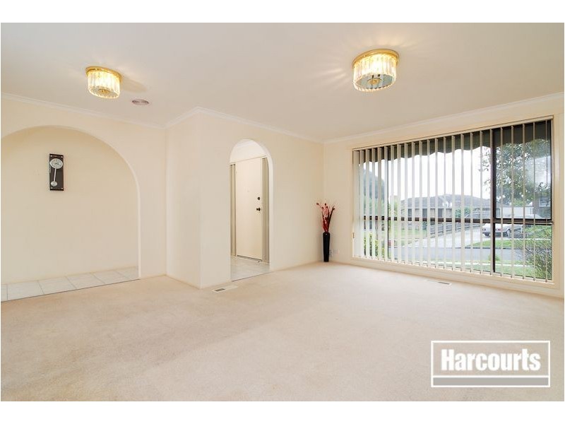 4 Highton Close, Hampton Park VIC 3976
