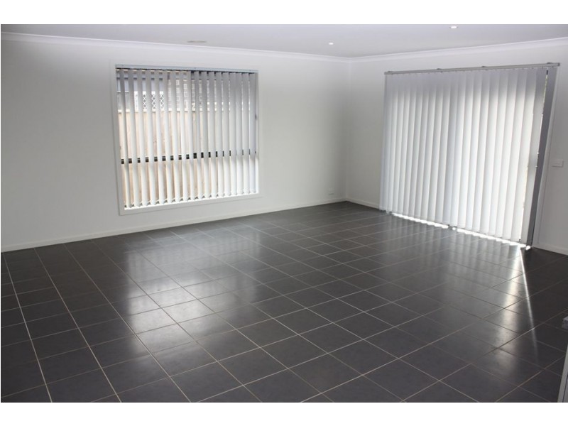 56 Silverwattle Drive, Lyndhurst VIC 3975