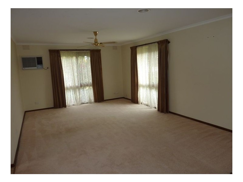 12 Flinders Court, Cranbourne North VIC 3977