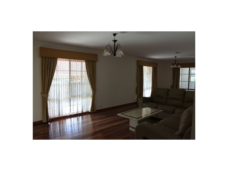 3 Dyson Drive, Lynbrook VIC 3975