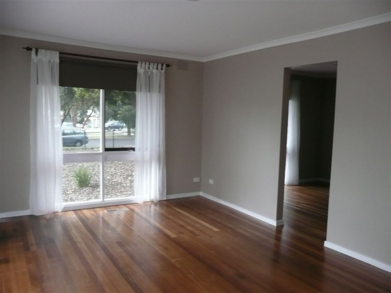 2B Lloyd Street, Langwarrin VIC 3910