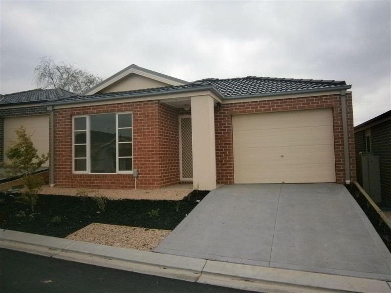 8 Blackburn Mews, Langwarrin VIC 3910