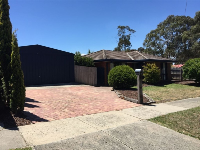 3 Dunn Crescent, Langwarrin VIC 3910