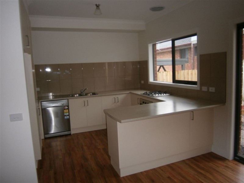 2/5 Langwarrin Crescent, Langwarrin VIC 3910