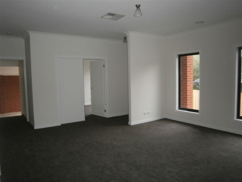 2/5 Langwarrin Crescent, Langwarrin VIC 3910