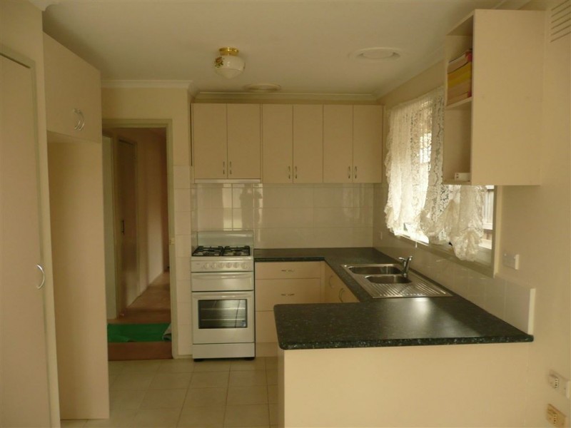 8 Lloyd Street, Langwarrin VIC 3910