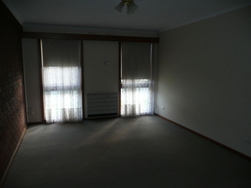 2/16 Childers Street, Cranbourne VIC 3977