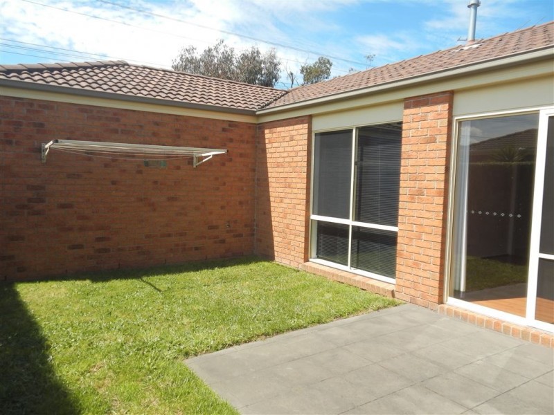 1/35 Potts Road, Langwarrin VIC 3910