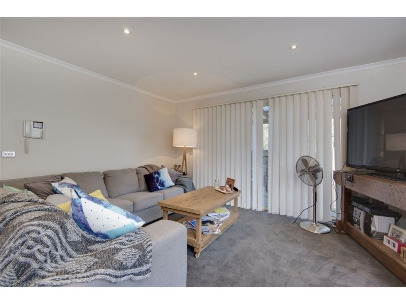 4/2 Edward Street, Langwarrin VIC 3910