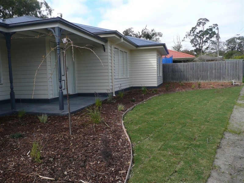 2b Poplar Grove, Langwarrin VIC 3910