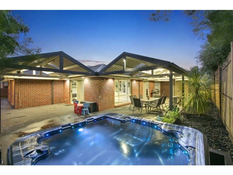 11 Hazeldene Place, Langwarrin VIC 3910