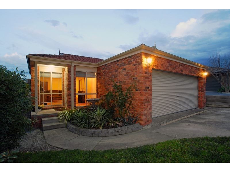 16 Julie Court, Langwarrin VIC 3910