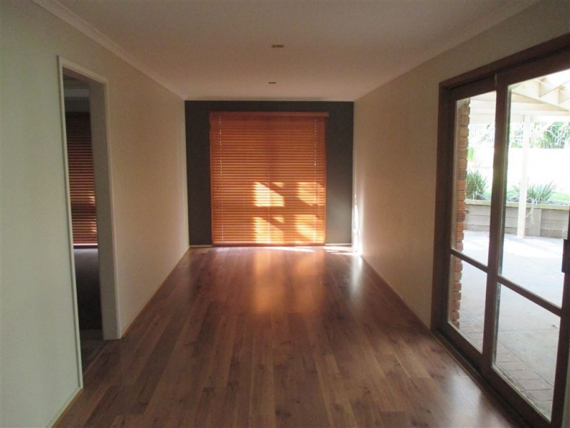 4 Lois Court, Langwarrin VIC 3910