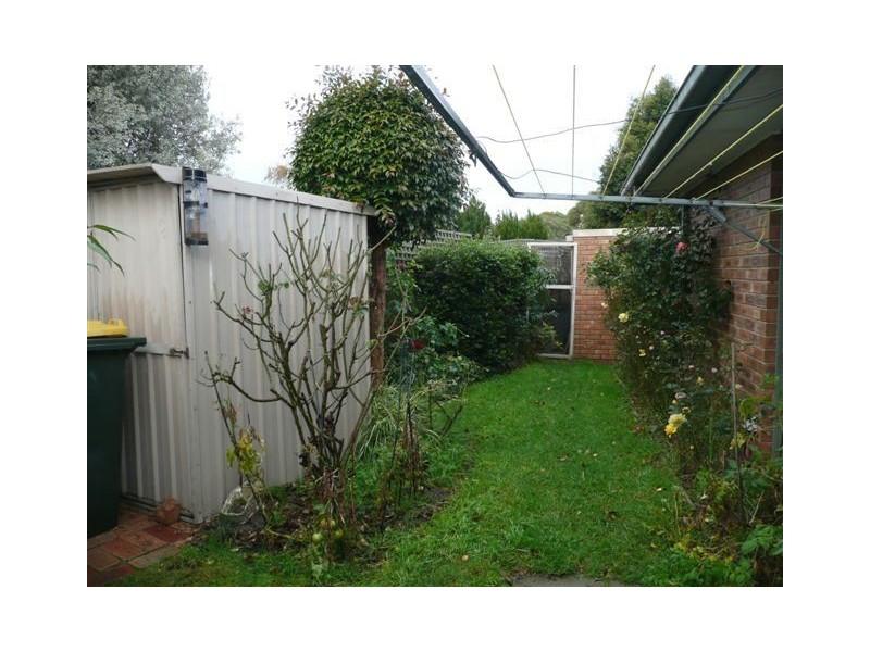 2/6 Chatterley Court, Frankston VIC 3199