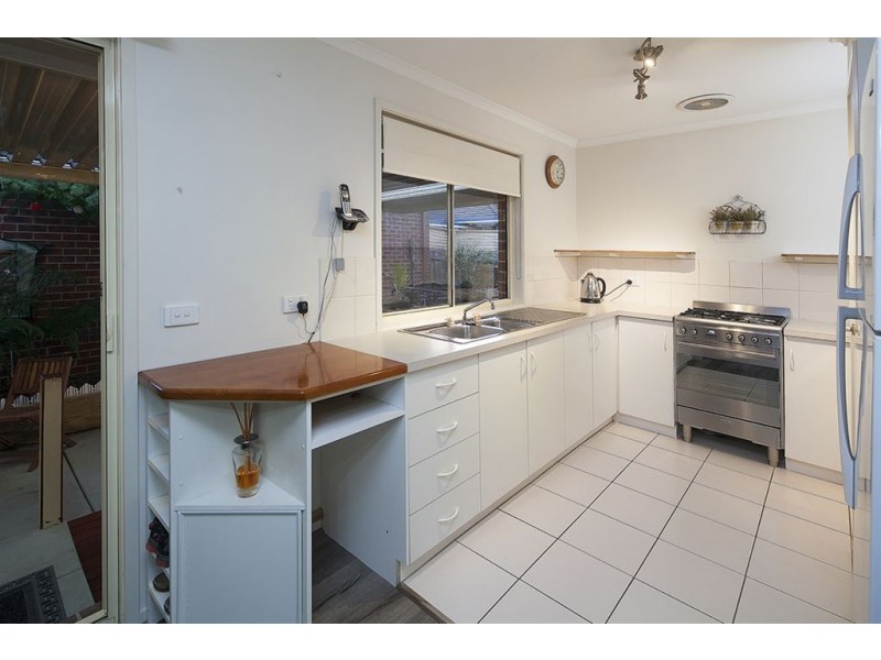 14/2 Allington Place, Langwarrin VIC 3910