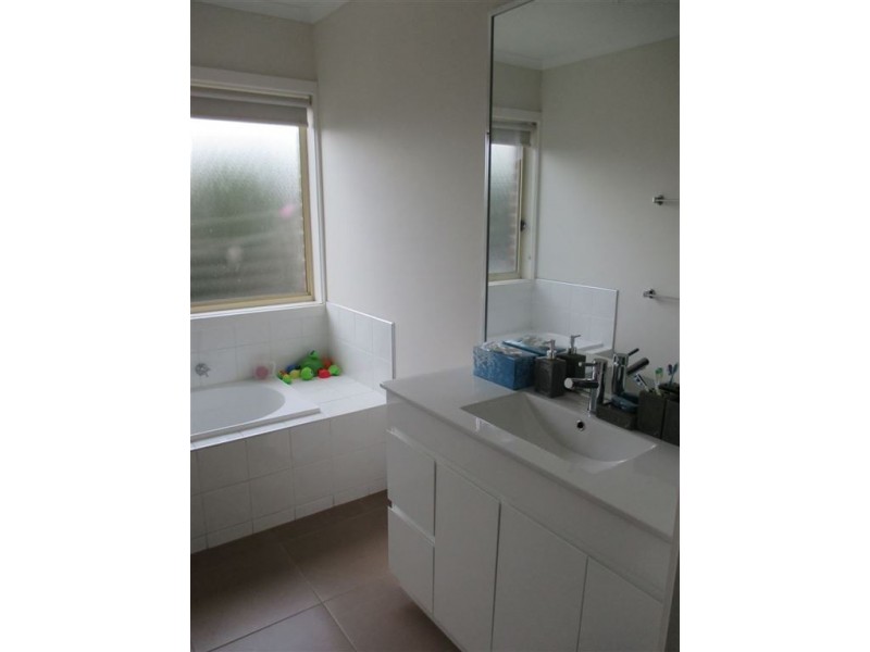 6 Windella Grove, Skye VIC 3977