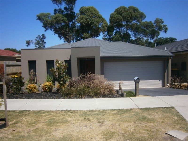 26 Triumph Way, Skye VIC 3977