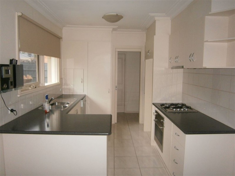 1/16 Nursery Avenue, Frankston VIC 3199