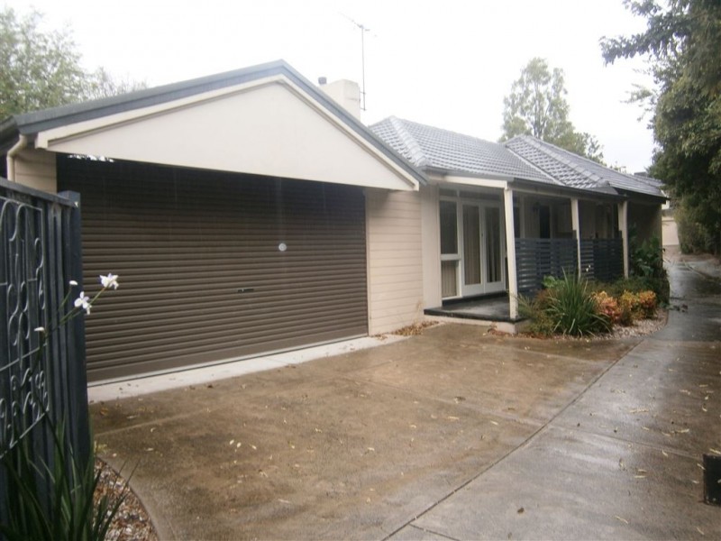 1/16 Nursery Avenue, Frankston VIC 3199