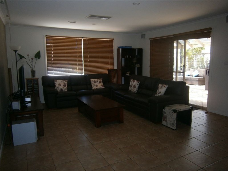 35 Trentham Way, Langwarrin VIC 3910