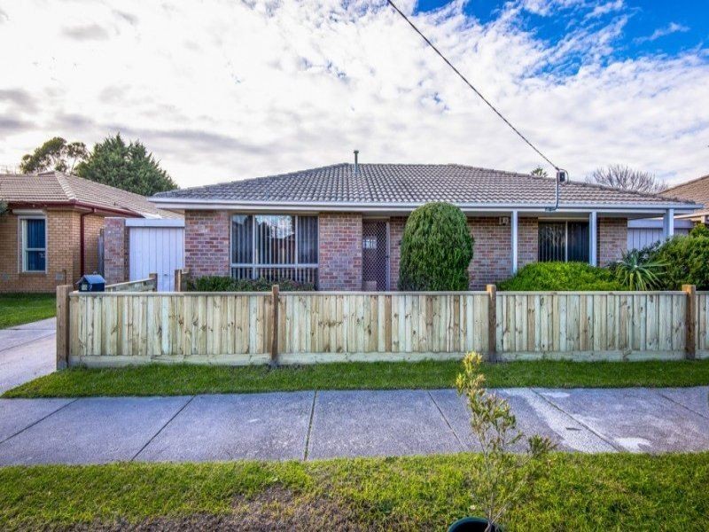 16 Downs Road, Seaford VIC 3198