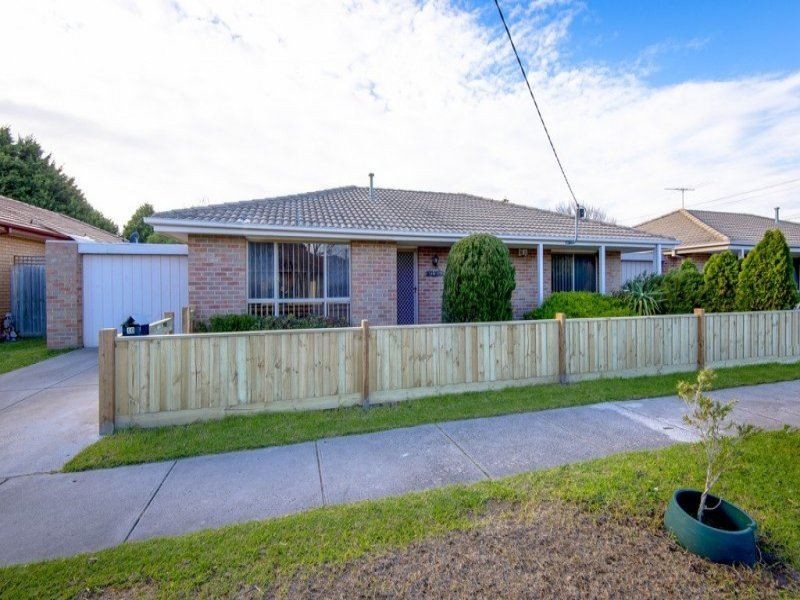 16 Downs Road, Seaford VIC 3198